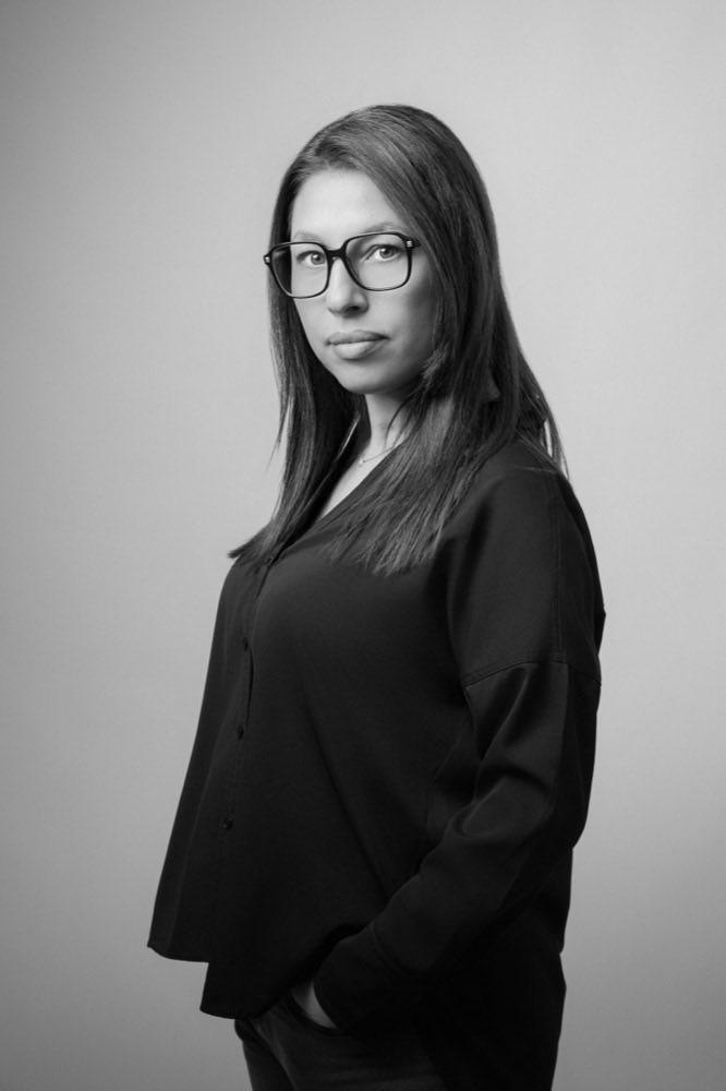 Portrait studio en noir et blanc